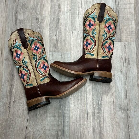 Floral Embroidered Western Boots - Picture 1 of 6
